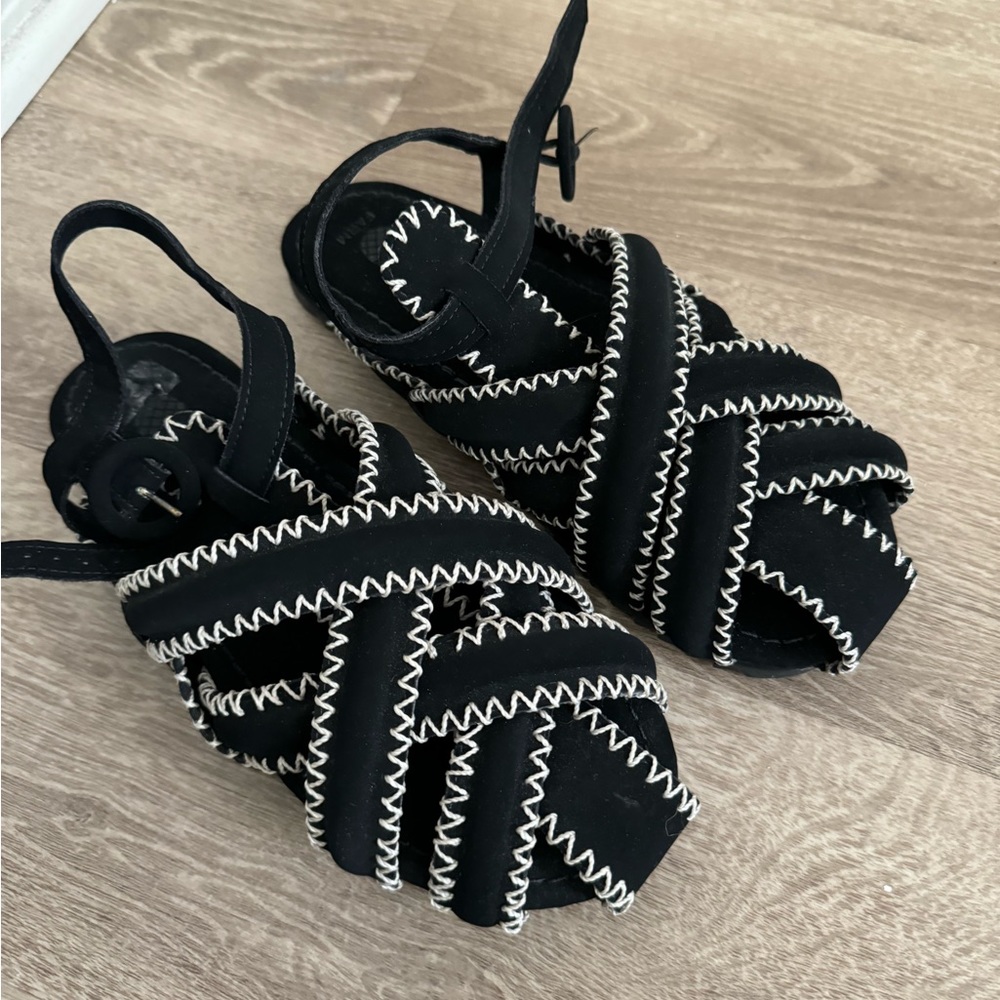Farm Rio Shoes | Farm Rio Fisherman Sandals - Picture 7 of 10